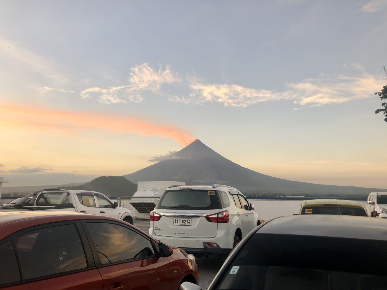 Mayon overlooking Legazpi